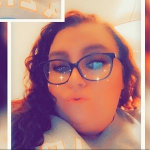 Meet your Posher, Brittney